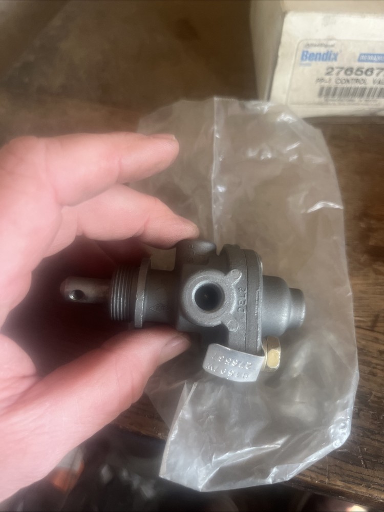 Remanufactured Bendix PP-1 Push-Pull Hand Control Valve 276567X