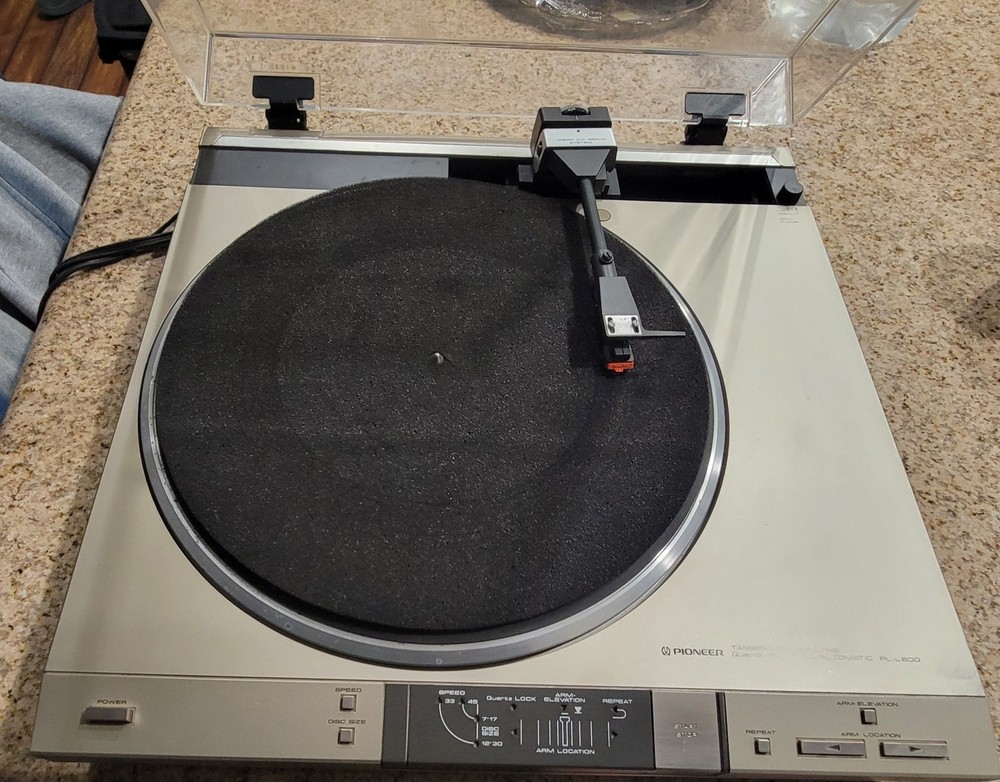 Pioneer PL-L800 Linear Tracking Turntable Powers On And Works.