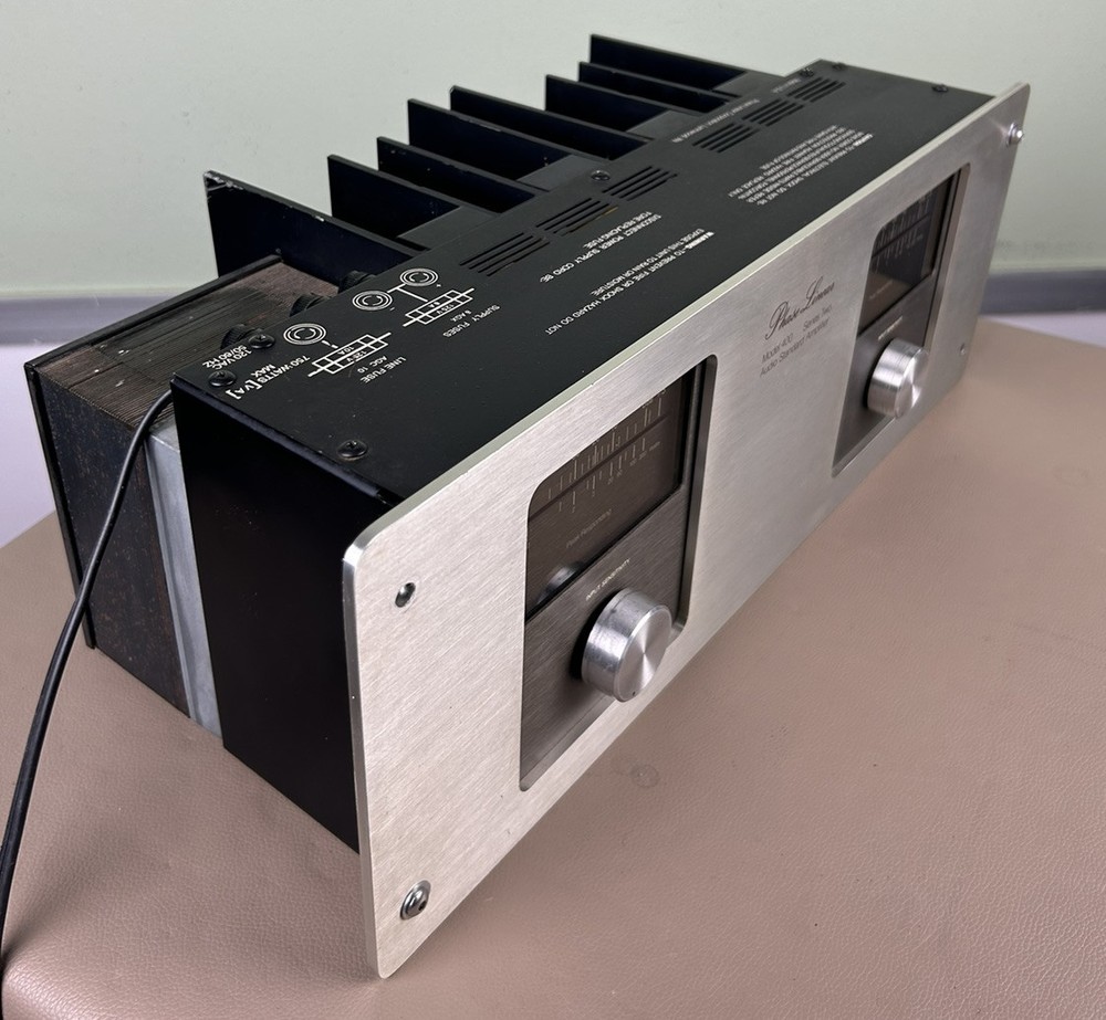 PHASE LINEAR 400 SERIES TWO STEREO AMPLIFIER