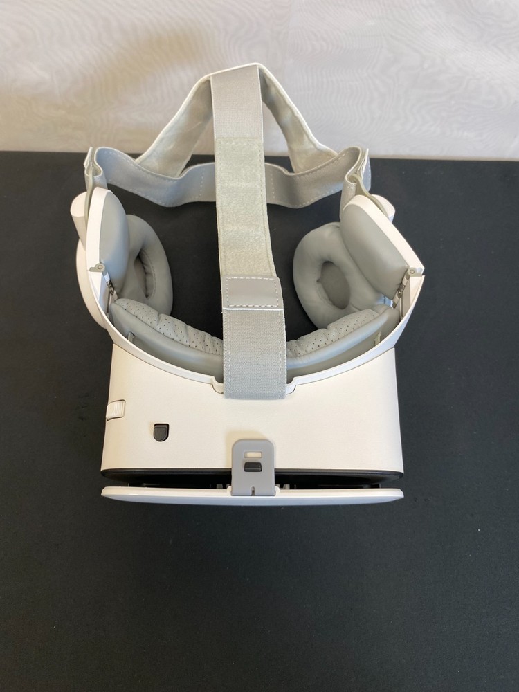 Bobovr Z6 White Foldable Wireless Bluetooth Virtual Reality Headset