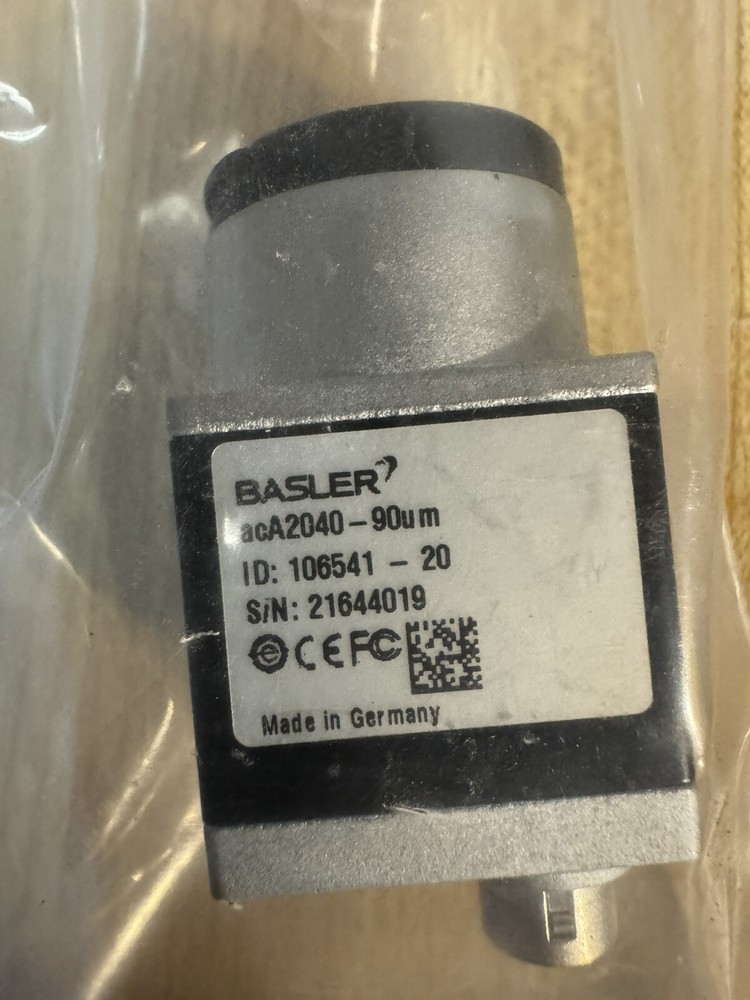 BASLER acA2040-90um,