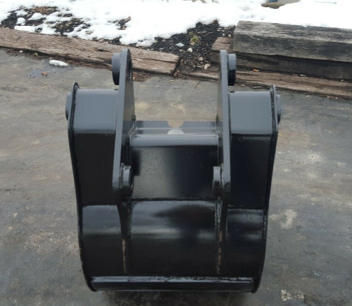 New 24" Backhoe Bucket for a Caterpillar 420E