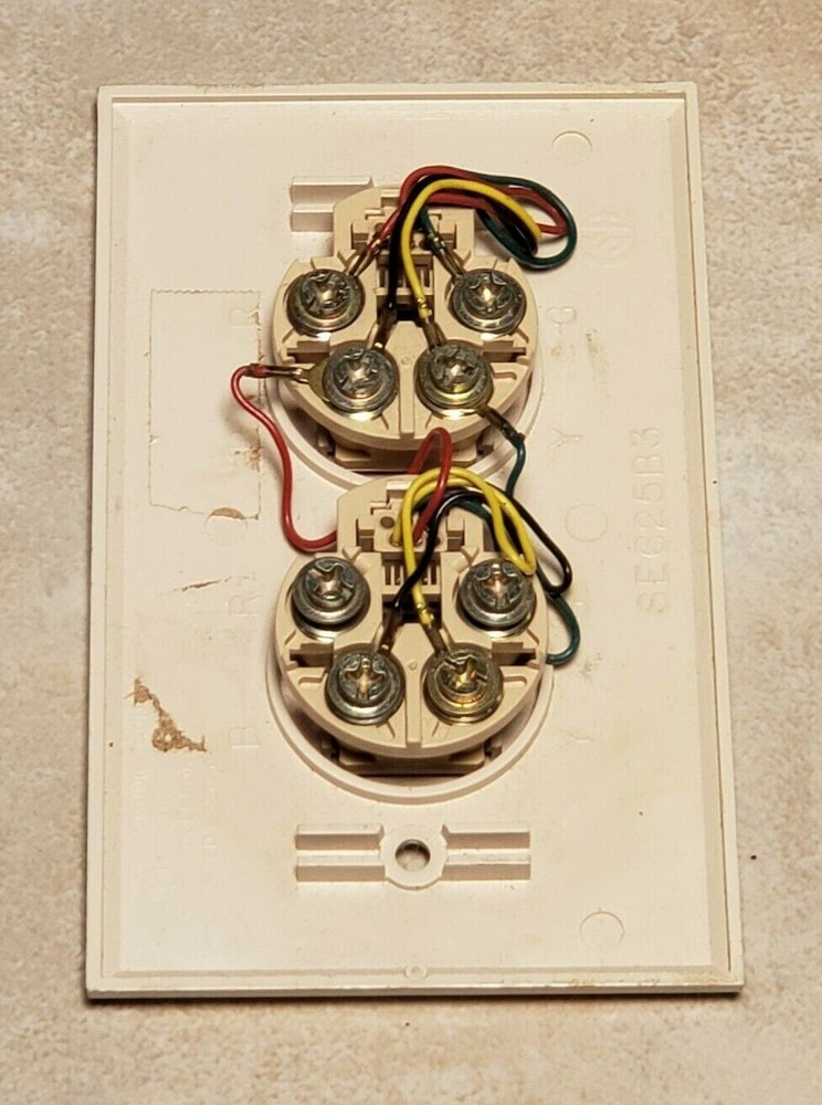 Dual Telephone Wall Jack SE625B3
