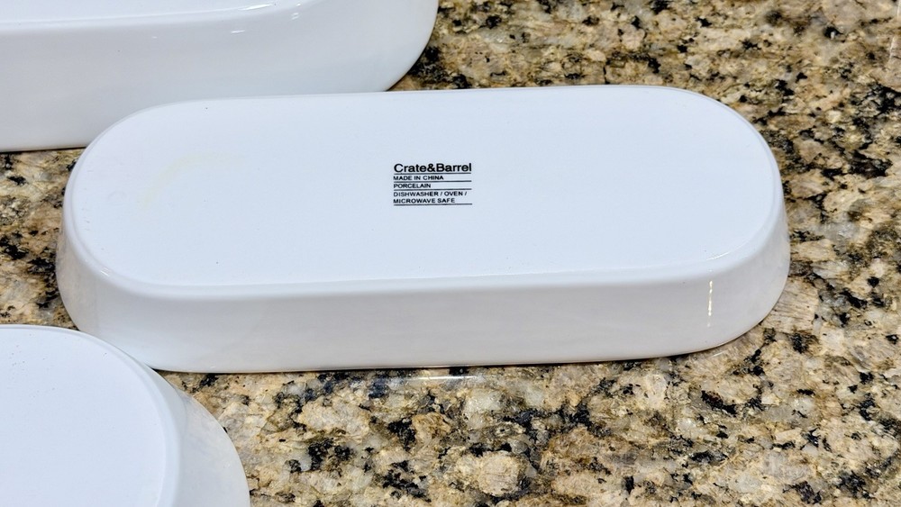 Crate & Barrel 3pc White Oval Bakeware /Serving Bowls Stackable. 13.5” 12” 9.75”