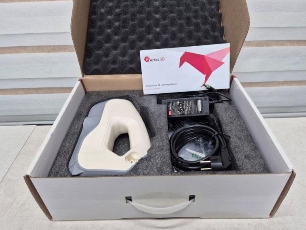 Artec 3D Eva-M Handheld 3D Scanner [#B250429]