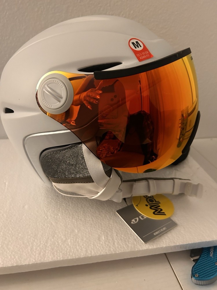Giro Essence AF Snow Helmet Med