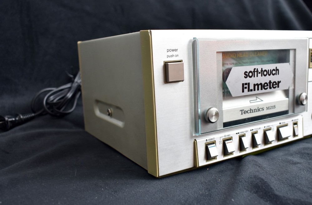 VINTAGE TECHNICS RS-M215 CASETTE PLAYER