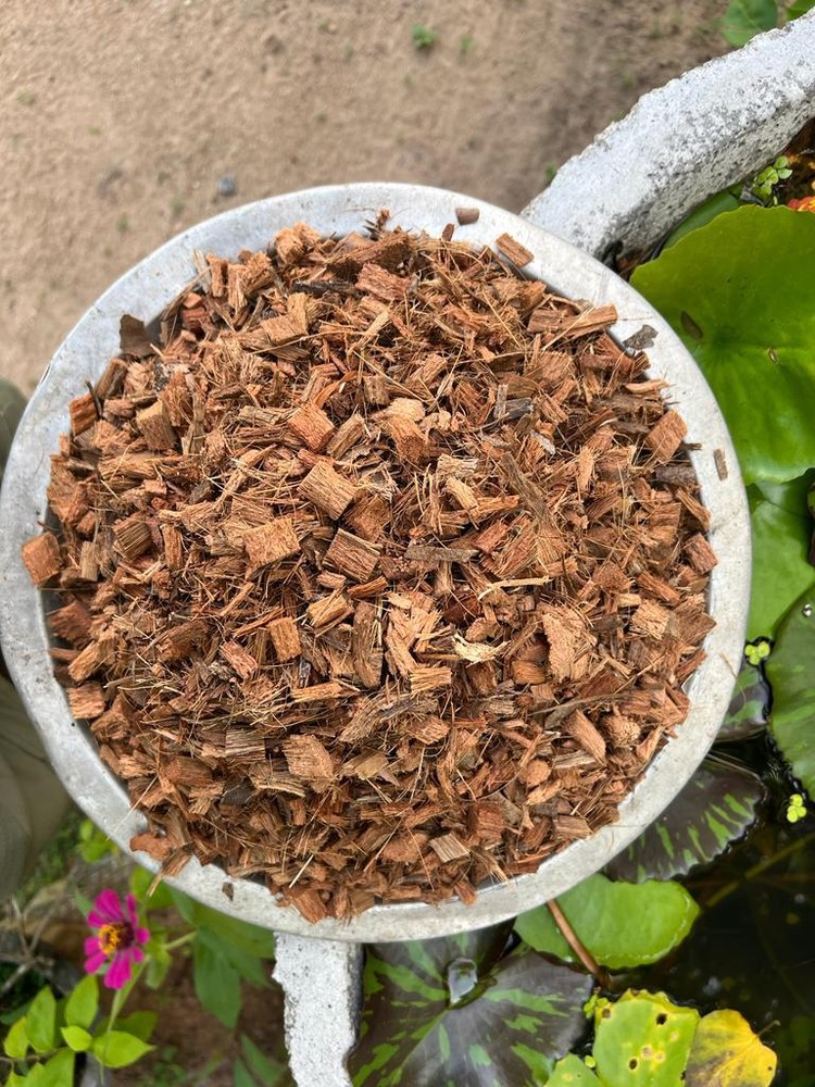 Coconut husk dry chips 100% natural organic coco chips