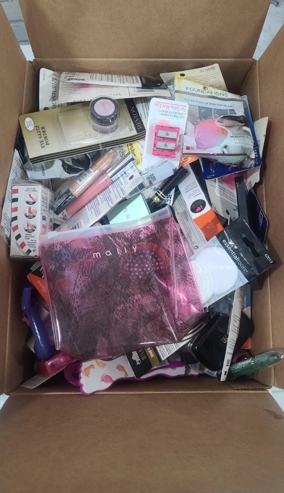 100 Pcs LOT Mixed Cosmetics
