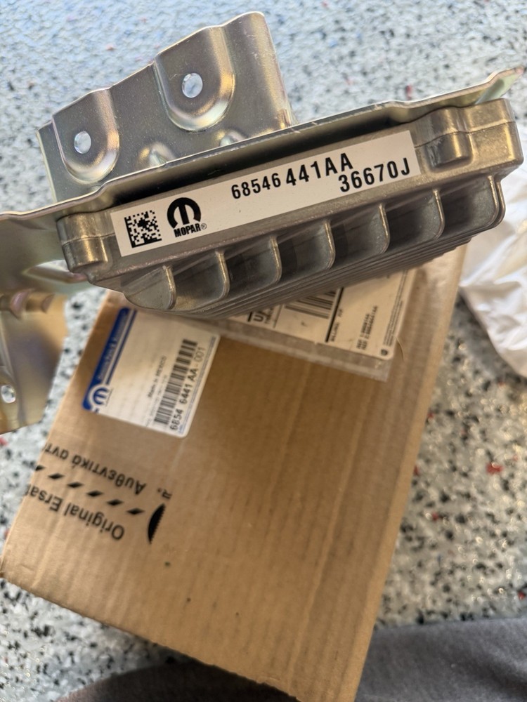 Amplifier - Mopar (68546441AB)