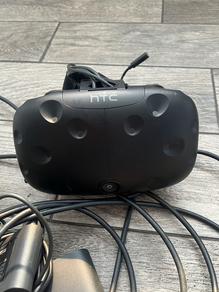 HTC Vive Virtual Reality Headset Only with Link Box & Cables