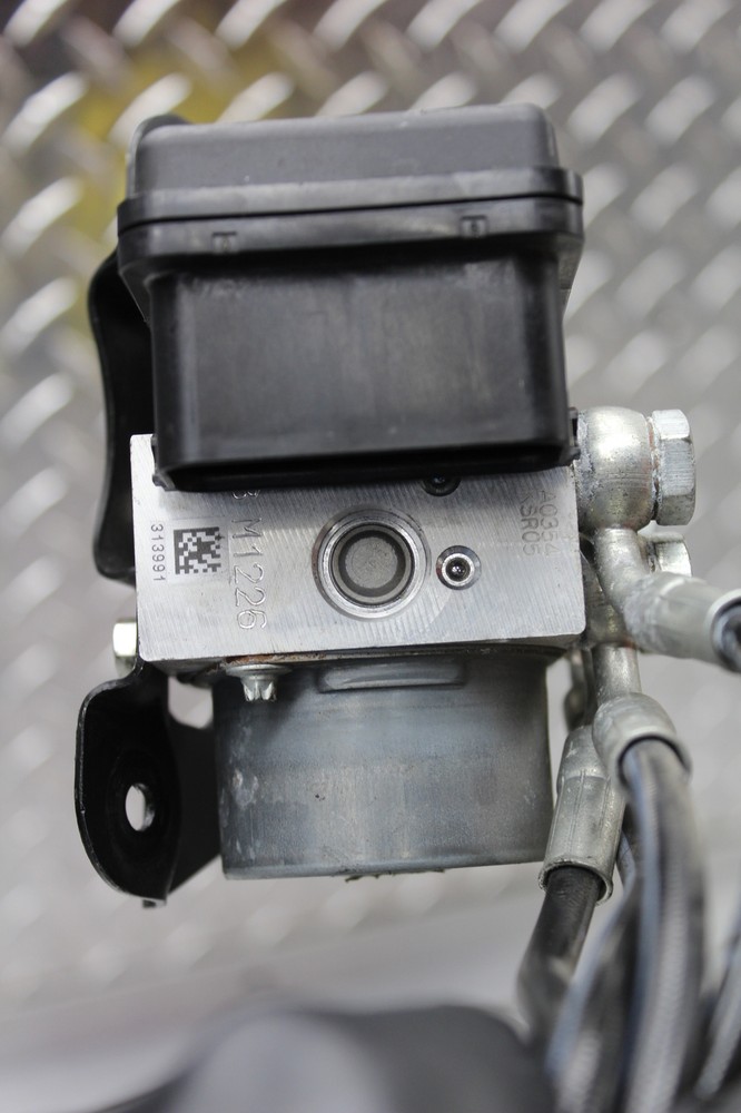 2015 KTM 390 RC ABS PUMP UNIT MODULE & HOSES