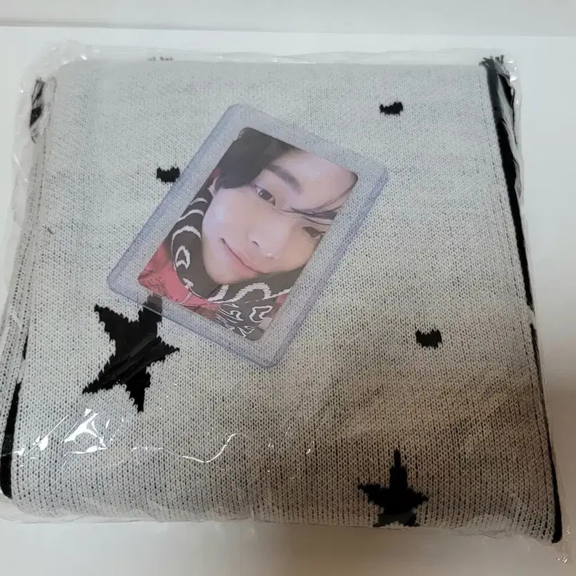 RIIZE 2nd Anniversary MD & Scarf (Wonbin)