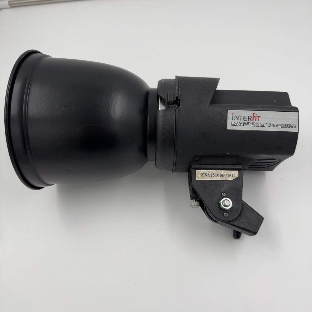 Interfit SXT3200 Tungsten professional-grade continuous lighting kits