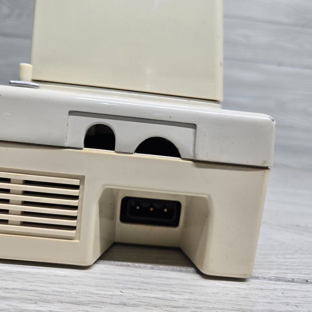 VINTAGE DOMESTIC 3900F STITCHER SEWING MACHINE *UNTESTED*