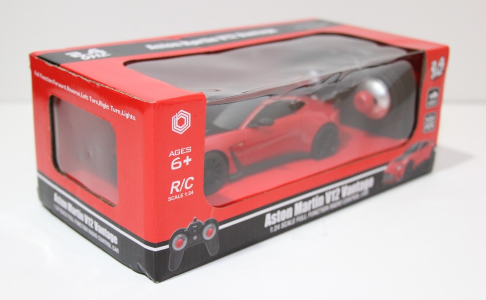ASTON MARTIN V12 Vantage 1:24 Scale Full Function Radio Control Car; Licensed