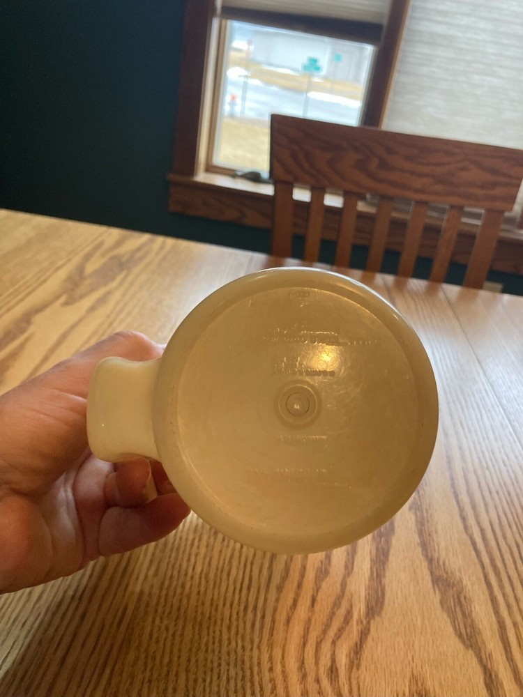 Vintage Tupperware 2 Quart Drink Pitcher 129-1