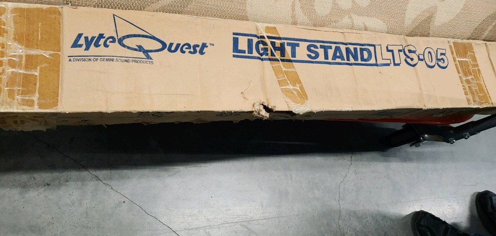 Lyte Quest LTS-05 Light Stand (Used)
