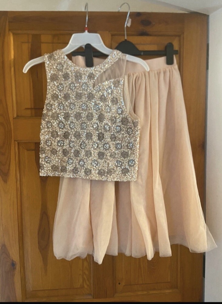 womans 2 piece outfit