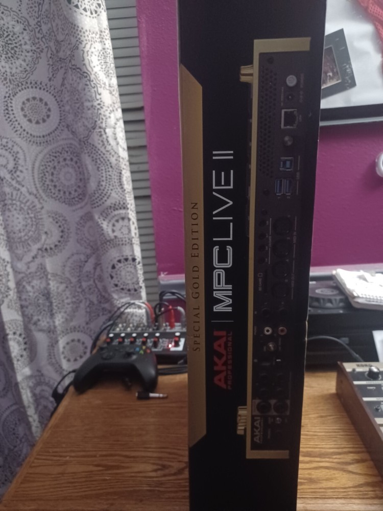 Akai Professional MPC Live Sampler - Gold