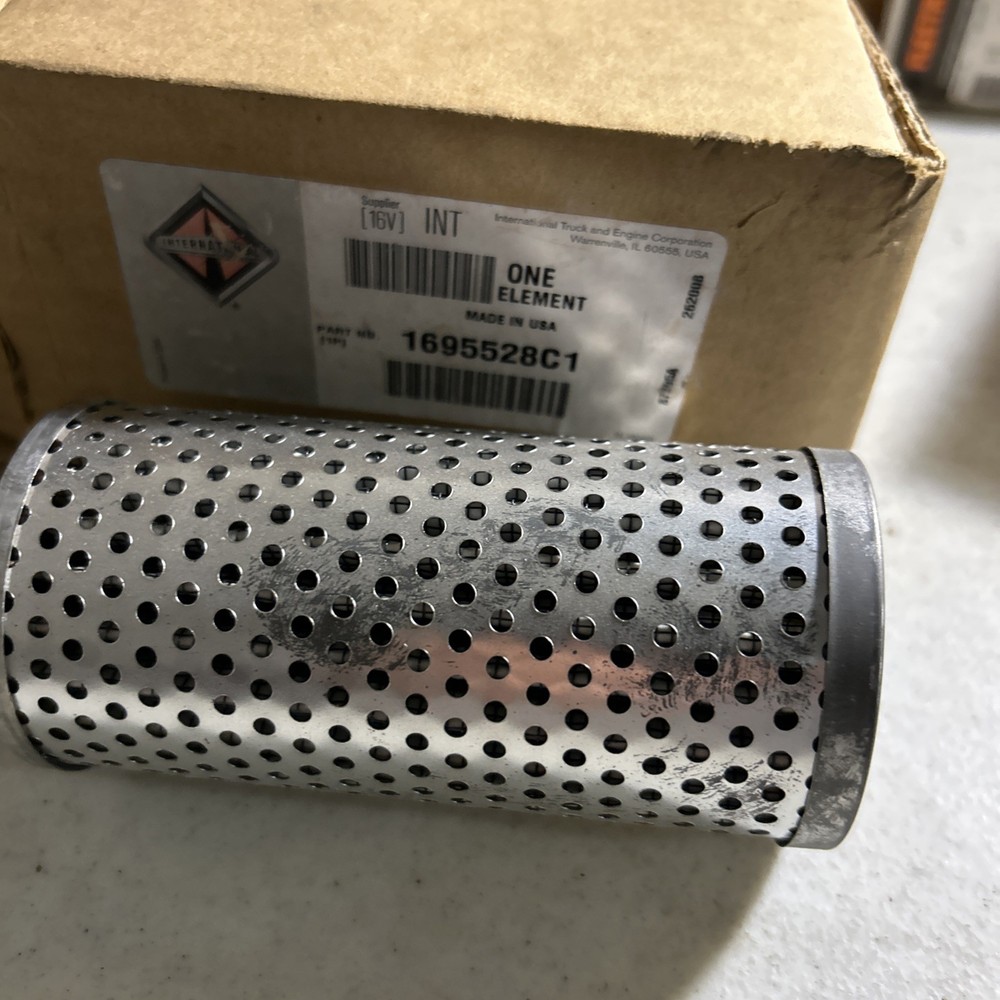 International 1695528C1 Filter Element