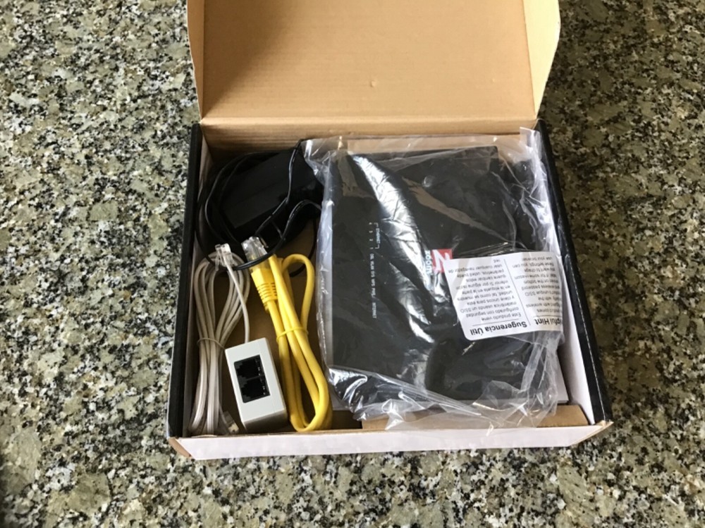 ZOOM ADSL MODEM plus WIRELESS-N ROUTER MODEL 5792