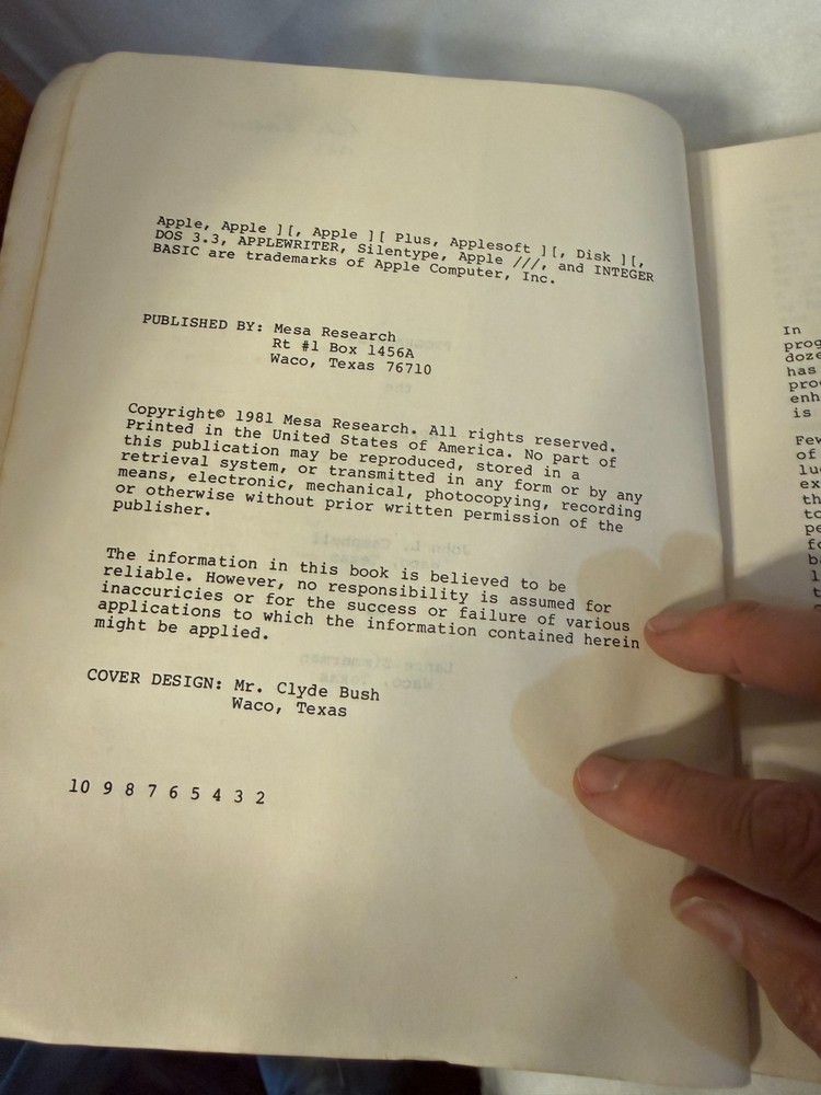 PROGRAMMING THE APPLE J L Campbell PB Vintage Apple II Computer BASIC