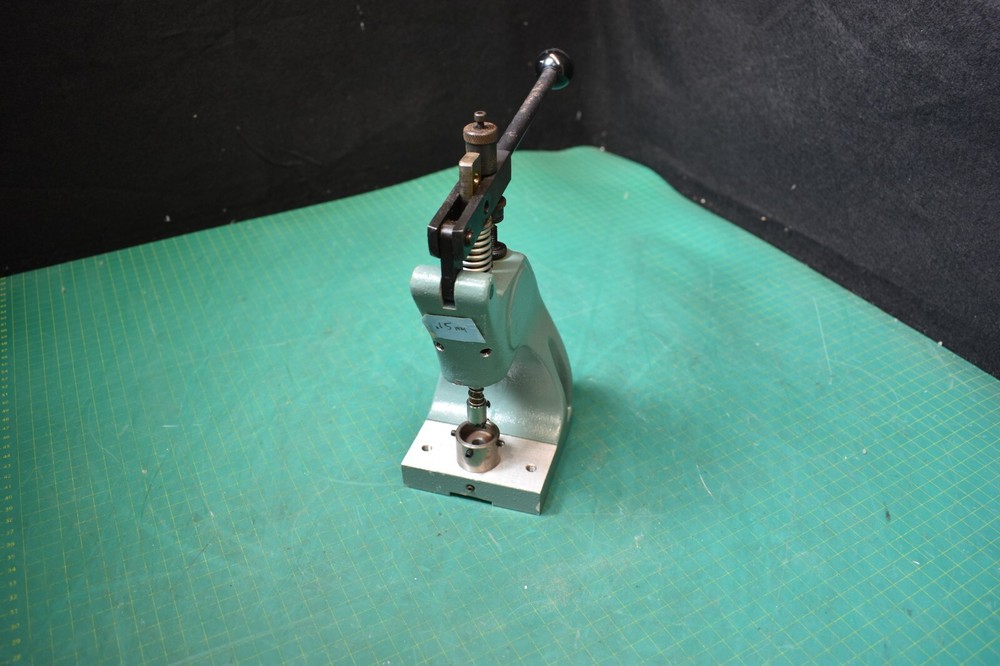 MINITOOL hp MICRO PUNCH PRESS, USED lab press