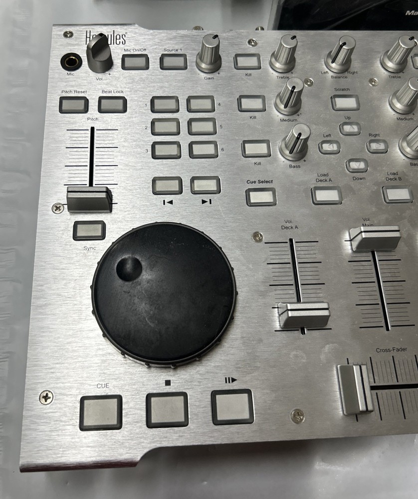 Hercules DJ Console Rmx - Mixer with case & usb cable