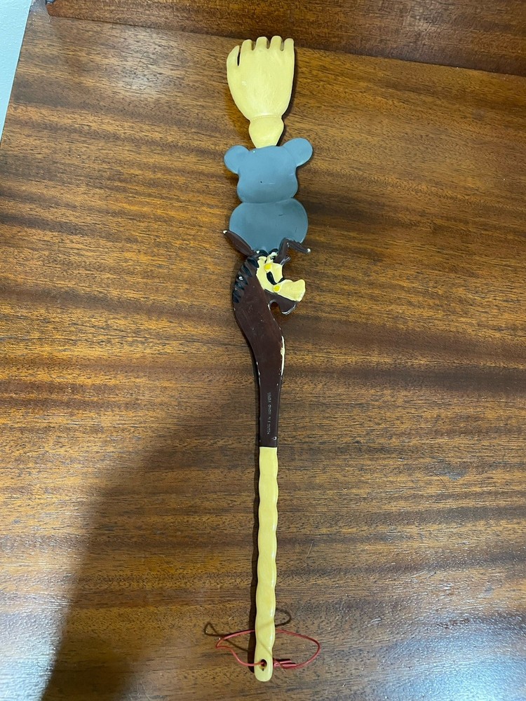 Vintage Funny Plastic Bear Ass Scratcher