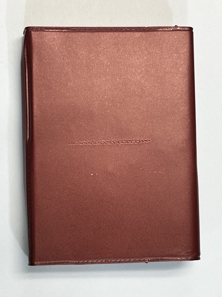 TWIN PACK PLAYING CARDS + CASE + SCORE PAD.