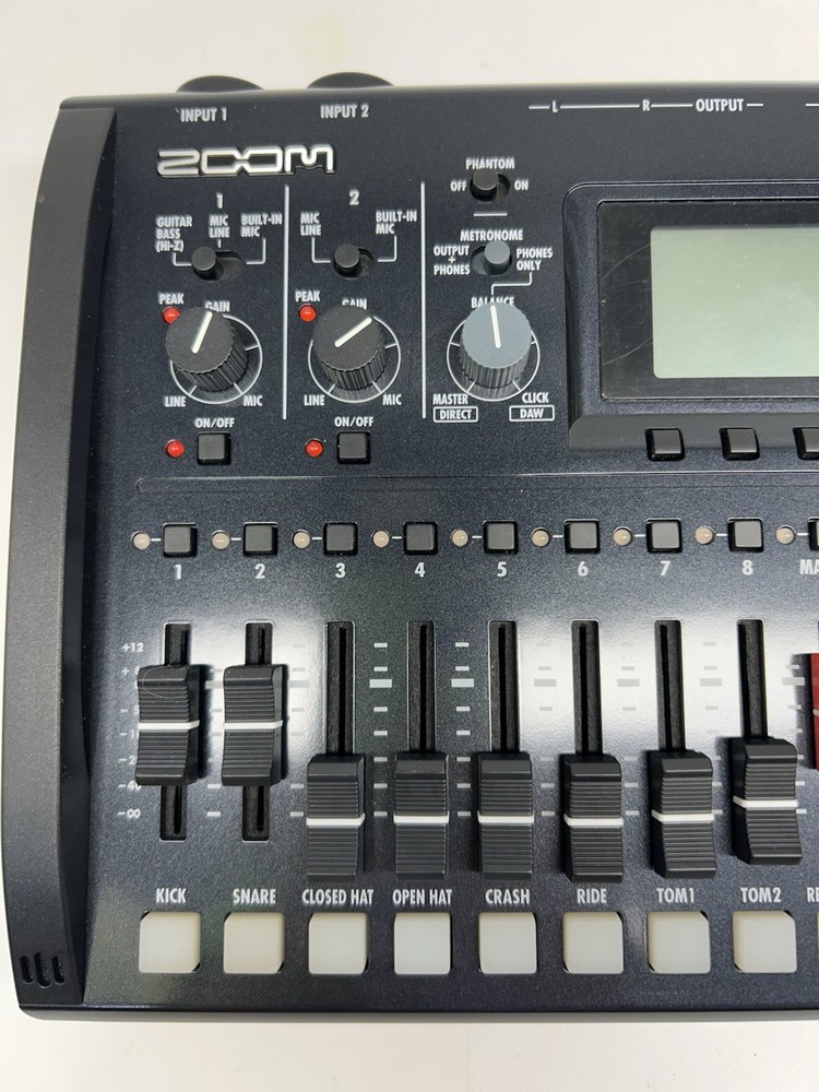 Zoom R8 Multitrack Recorder: Interface: Controller Sampler In Box Tutorial DVD