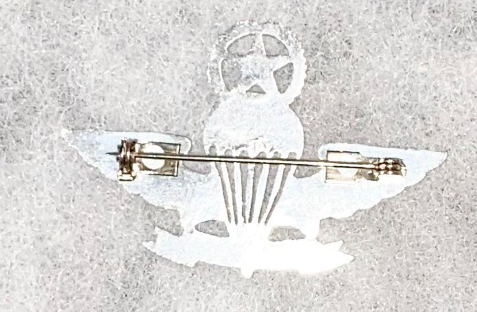 Singapore Master Para Airborne Wing Badge