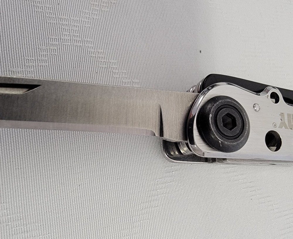 JAKEMY JM-PJ1010 Multi-Tool w/ case