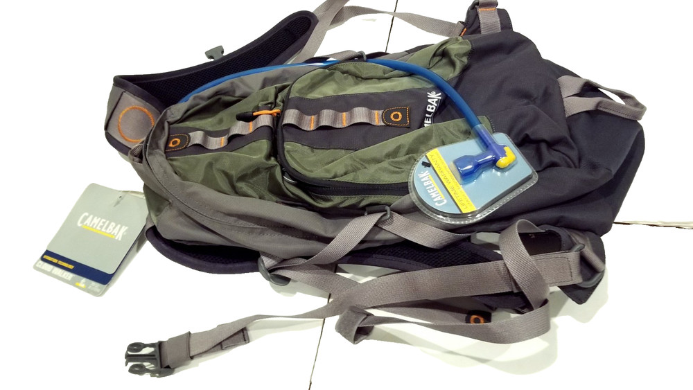 Camelbak Cloud Walker 70oz / 2L Hydration Backpack 60577 New
