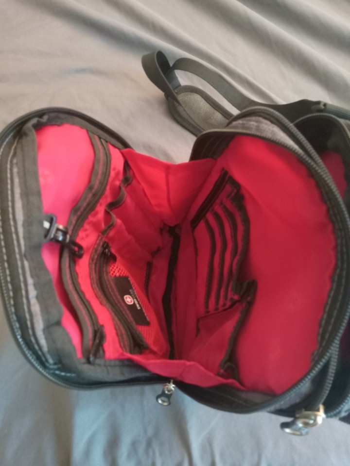 SwissGear Vertical Boarding Bag Shoulder Bag