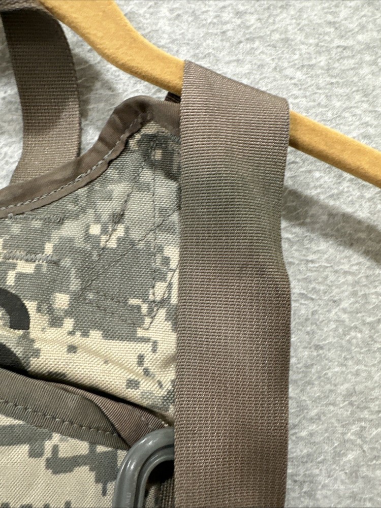 UCP MOLLE Hydration System Carrier NSN 8465-01-524-8362