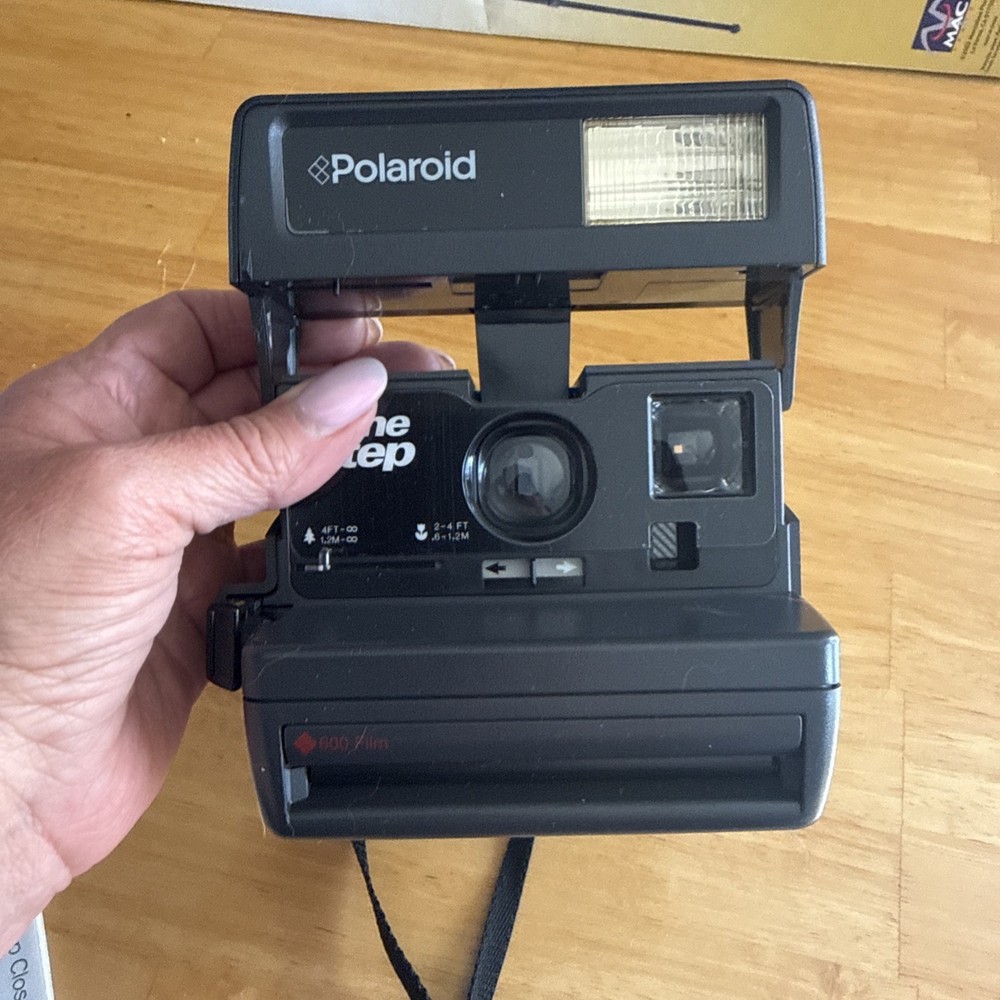 Polaroid One Step 600 Instant Film Camera w/ Box