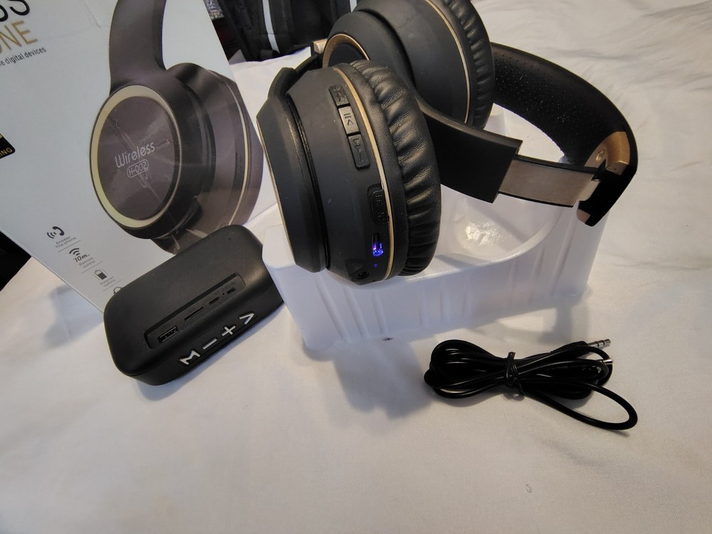 Headphone With Boombox