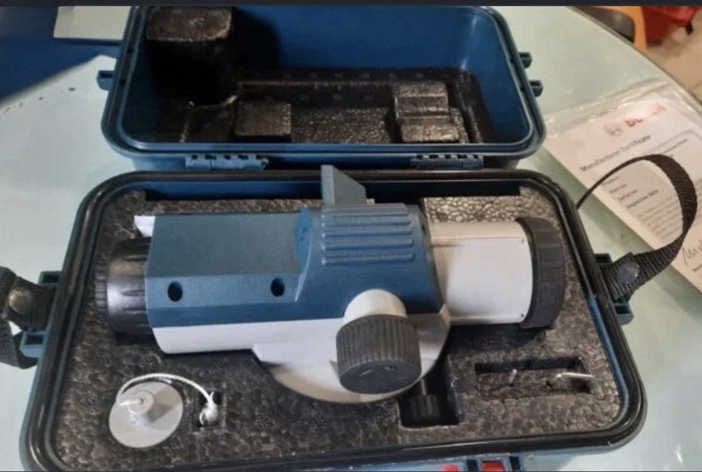 Bosch GOL32 Pro Optical Level Kit 32X Magnification, 400ft Range