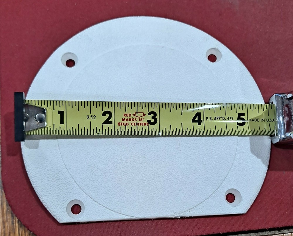 TH MARINE Polar White 5 1/2 " SCREW--DOWN DECK PLATE