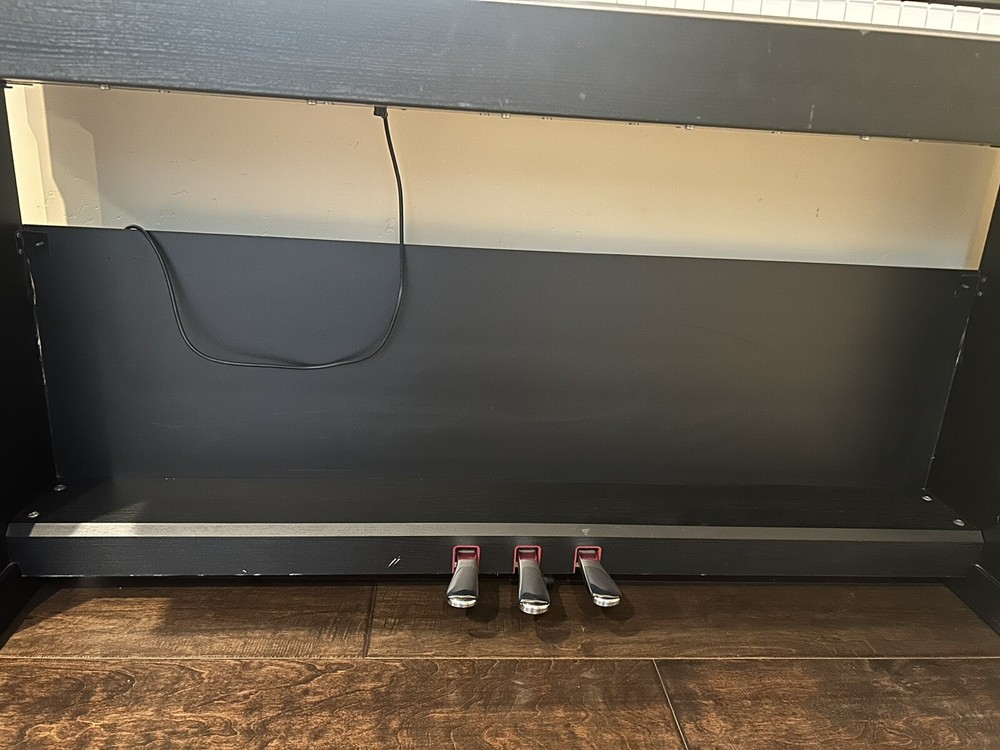 Yamaha Arius YDP-143 Digital Piano - without bench