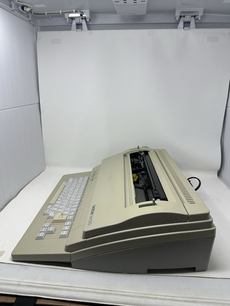 Brother EM-530 BEM-530 Electronic Typewriter Word Processor With Cover. Tested