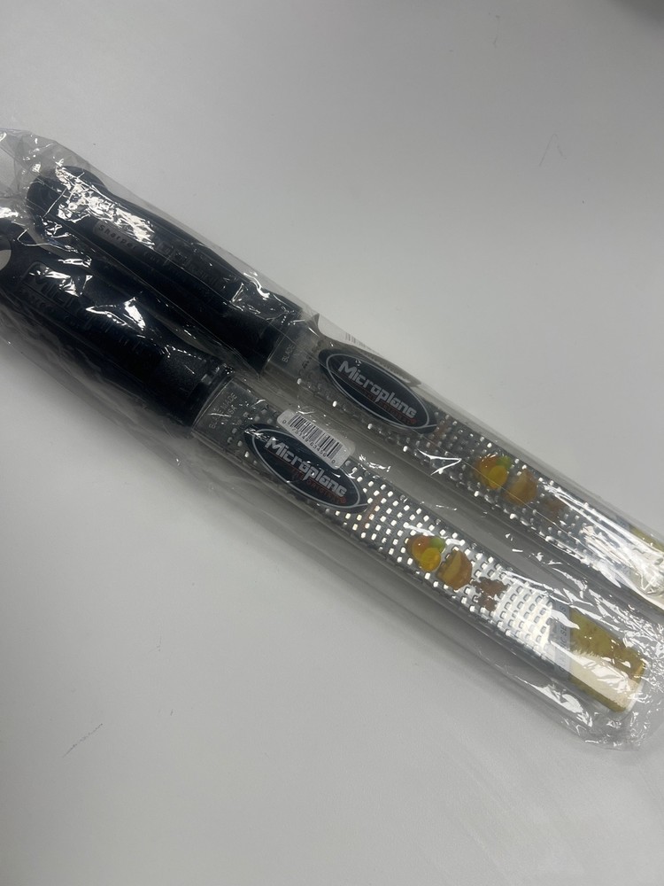 Microplane Classic Zester/Grater Black Stainless Steel (Hard Handle)