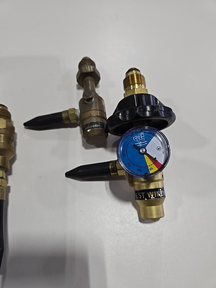 Western Westwinds Helium Ballon Inflator Plus Extras