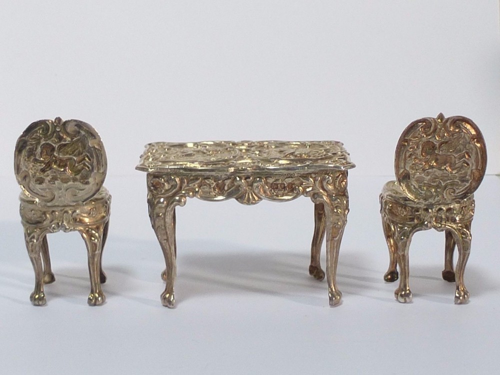 VINTAGE HALLMARKED SILVER MINIATURE TABLE & CHAIRS CHERUB DETAILING