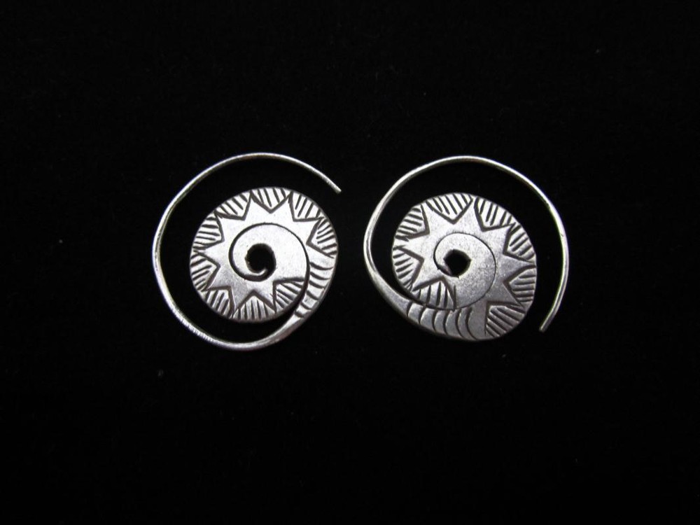 Thai Hill Tribe Earrings Fine Silver Handmade Solid spiral circle shape