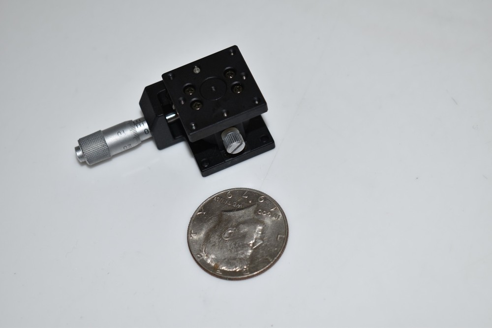 *JM* OPTOSIGMA 122-0047 25mm- XY Stage (VAY73)