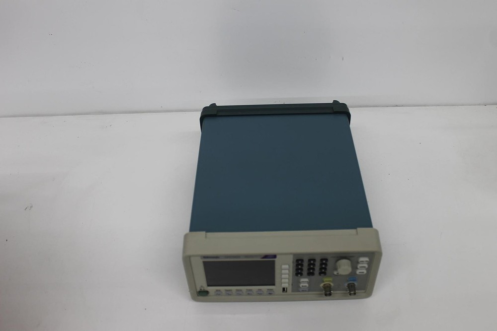Tektronix AFG1022 Arbitrary Function Generator Dual Channel 25 MHz
