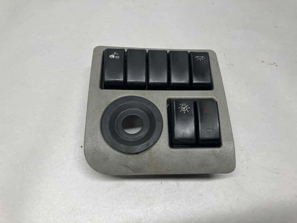 2013-2022 Peterbilt 579 IGNITION Dash Panel - Used | P/N S646105